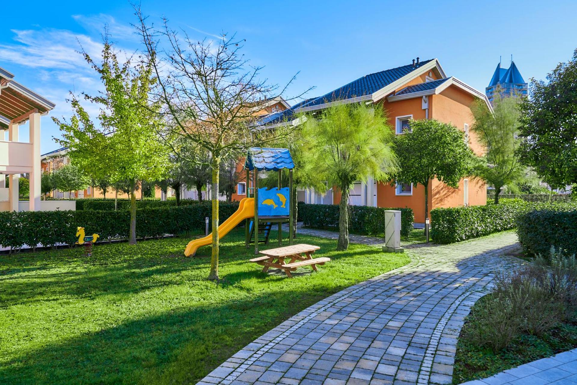 Apartment Village House - Host Solution